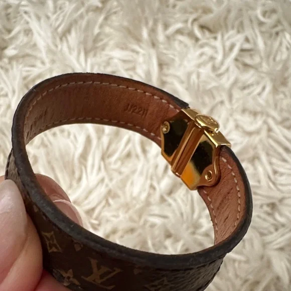 Louis Vuitton Nano monogram bracelet - Picture 4 of 7